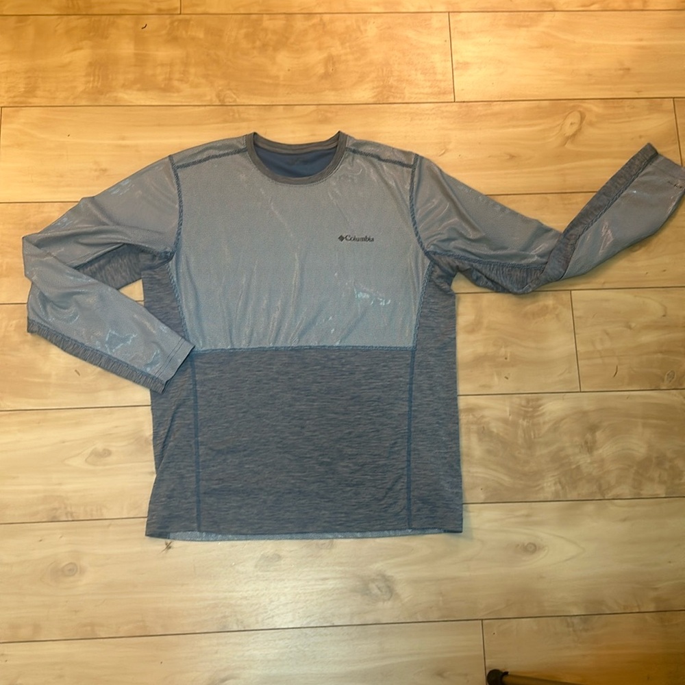 Columbia Men’s Shirt -Athletic workout base layer medium M LIKE N…